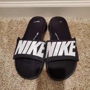Nike slides